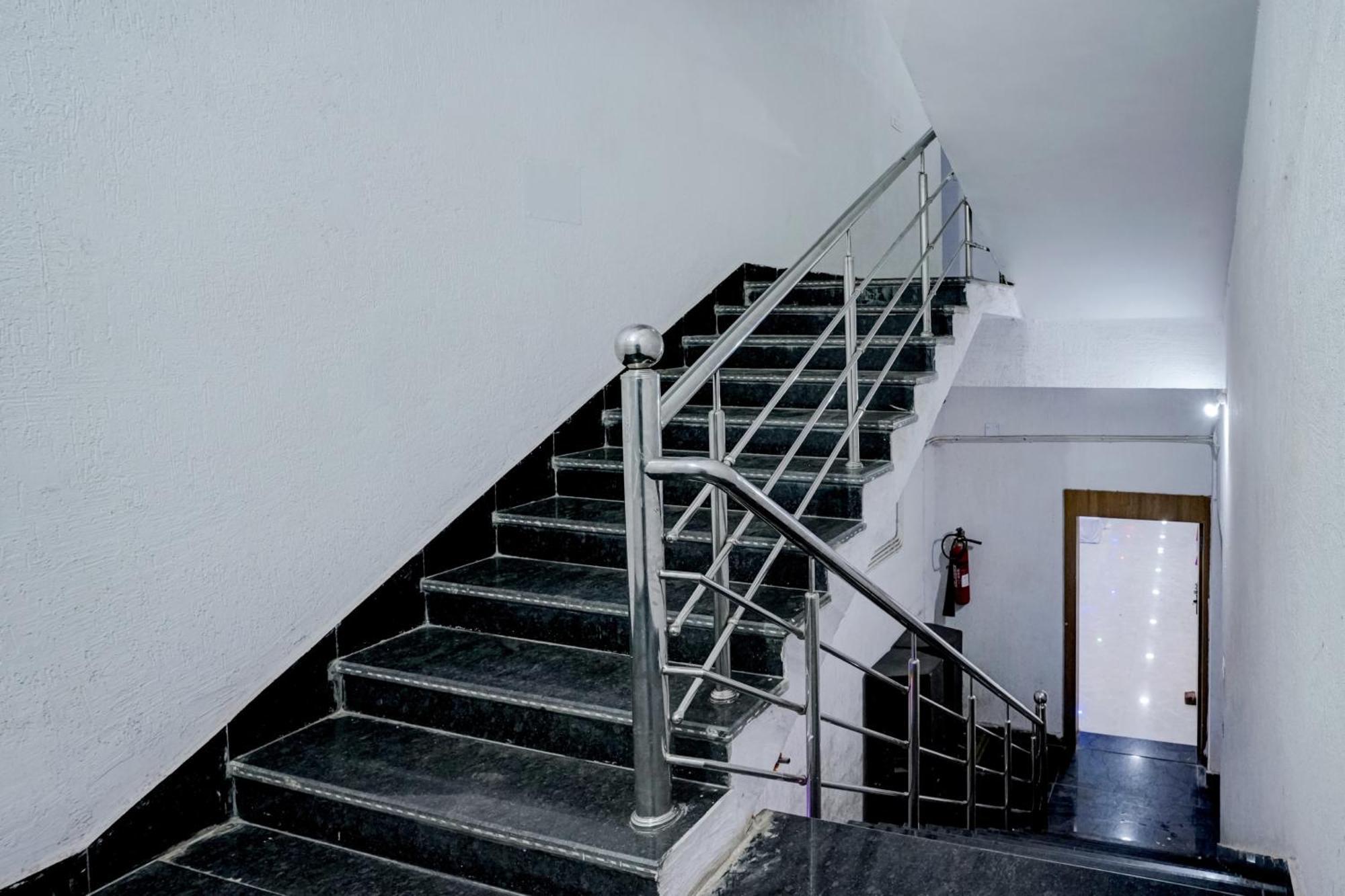 Oyo Flagship Hotel Ashok Vatika Banquet Hall Ranchi Exterior photo